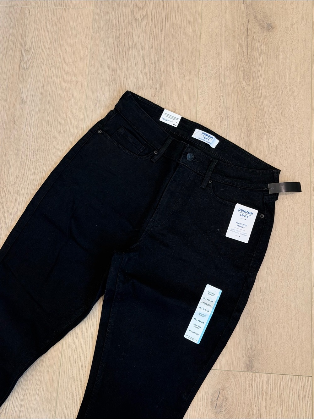 NEW✨Denizen Levi's Black High Rise Skinny Women’s Jeans